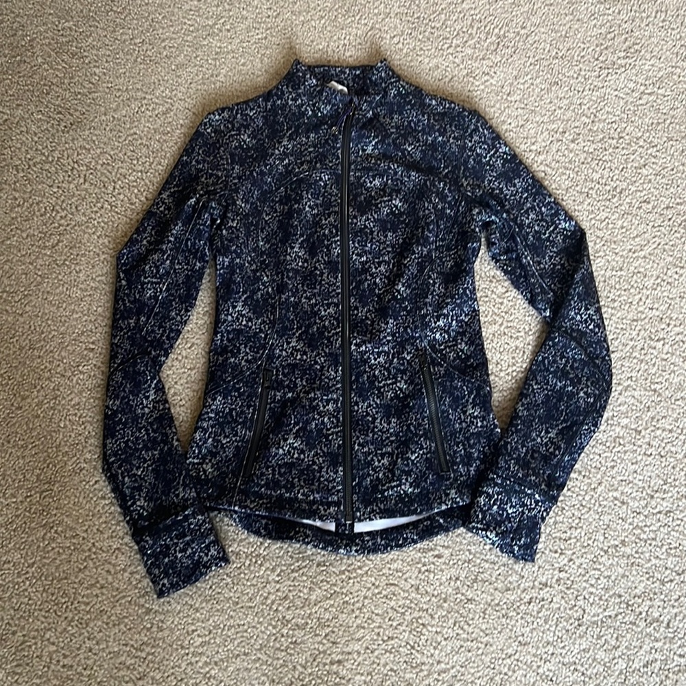 Lululemon define jacket size 4